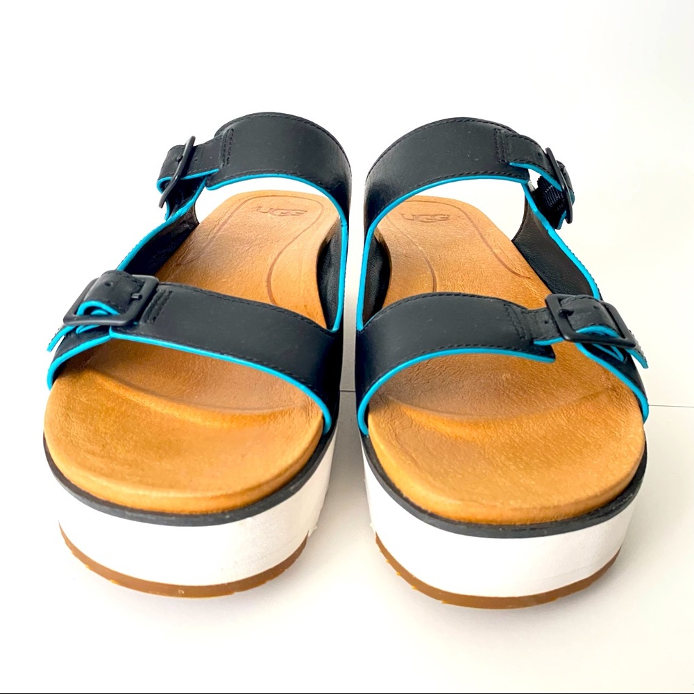 UGG Hanneli Platform Sandals